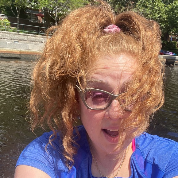 Meet your Posher, Emilie - Picture 2 of 5